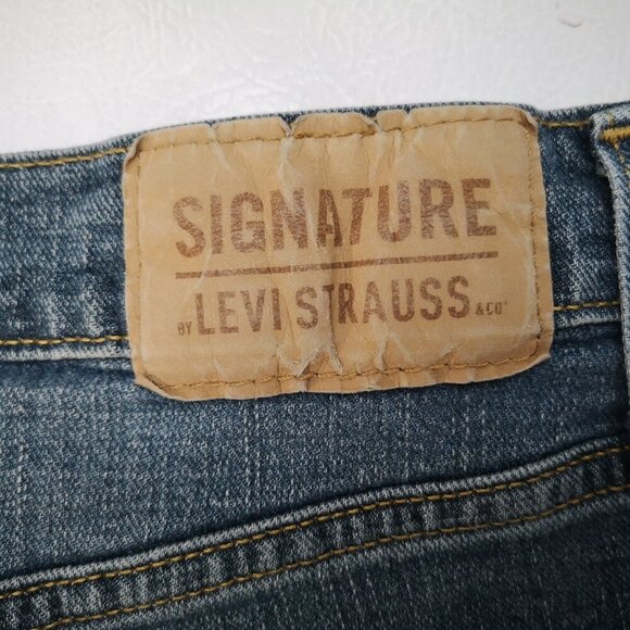Signature by Levi Strauss Men's Size 36/32 Medium Wash Straight Leg Jeans - Picture 11 of 14